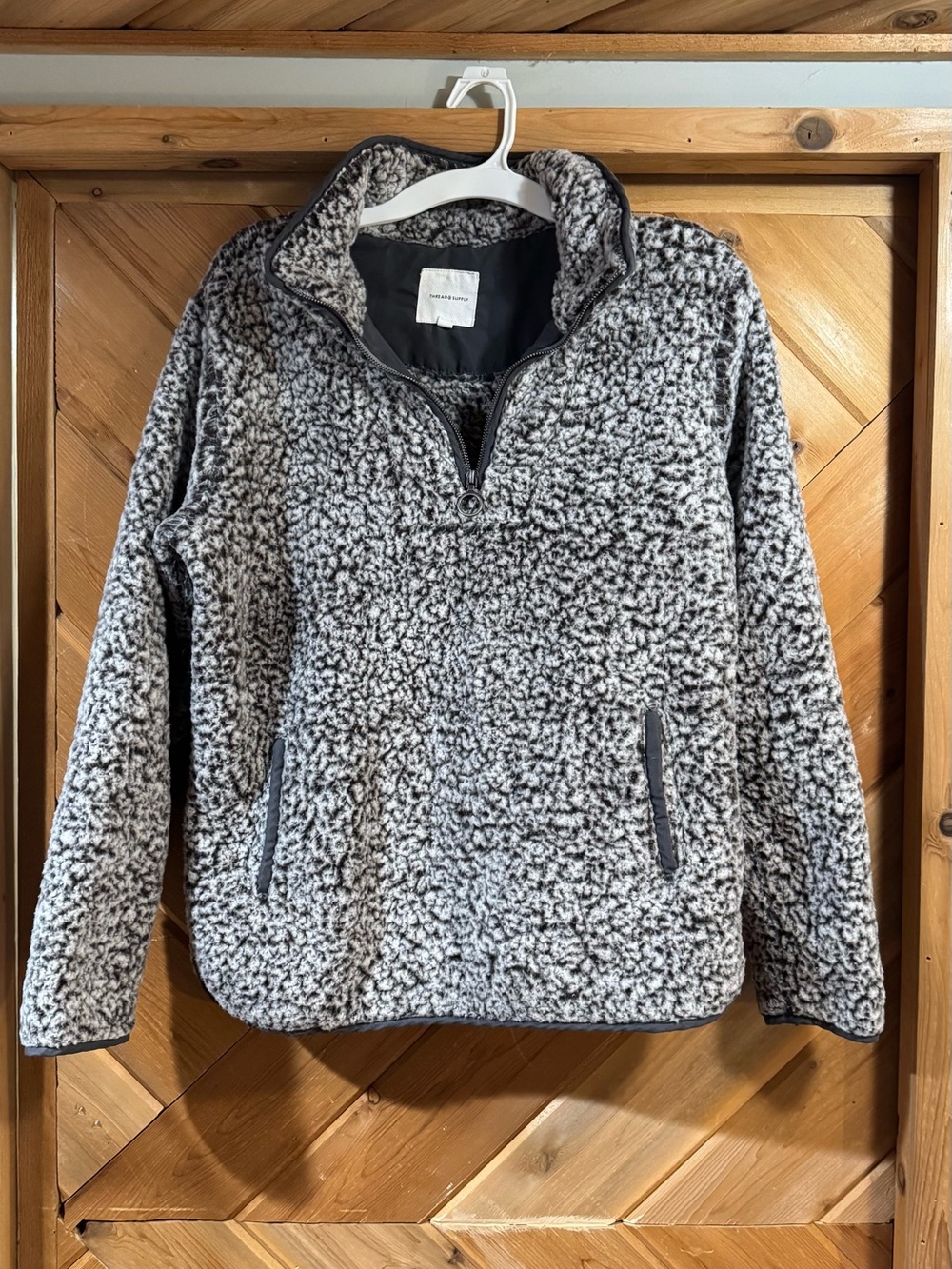 Thread & Supply Black and White Fleece Quarter-Zip Pullover - Size M